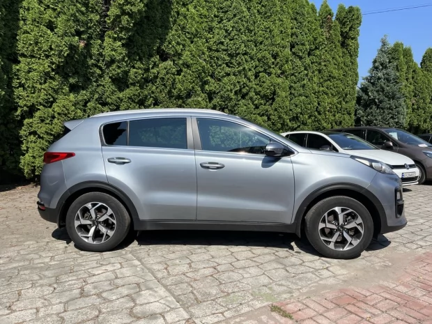 кроссовер автомобиль Kia Sportage